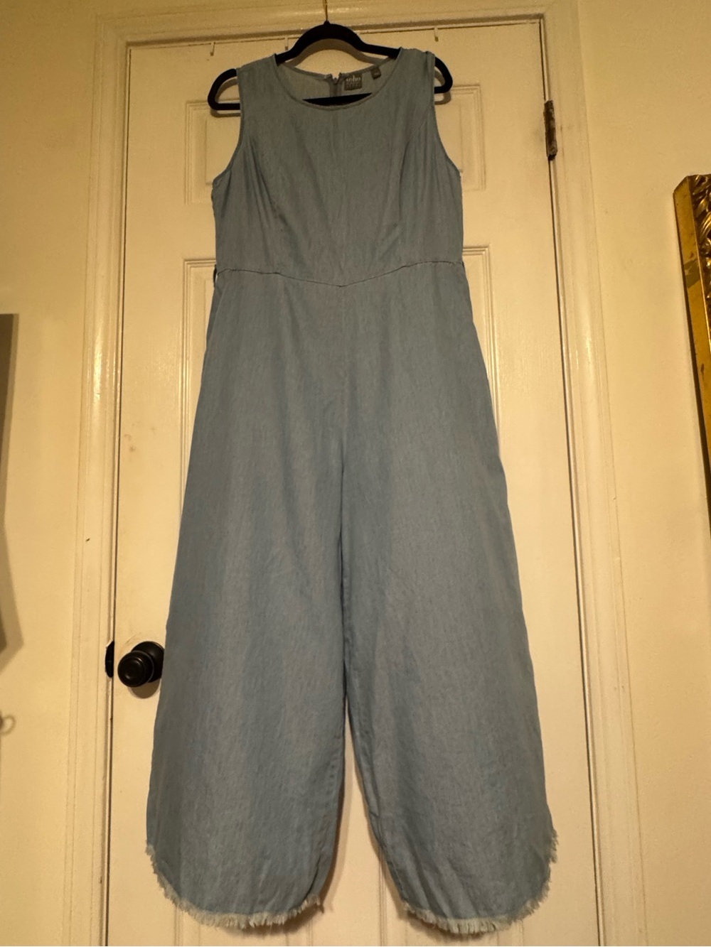 Soho Light Blue Cropped Wide-Leg Sleeveless Jumpsuit Size Large